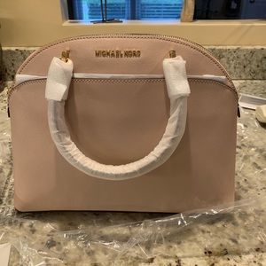 Purse-color is Ballet